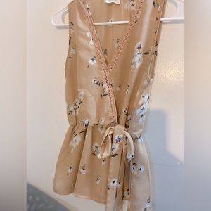 Floral & peachy blouse